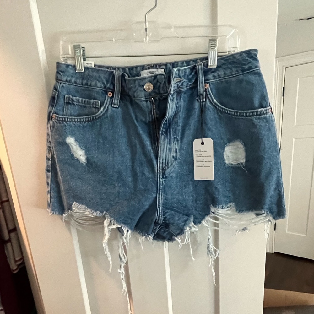 NWT Forever 21 Retro high-rise jean shorts size 30